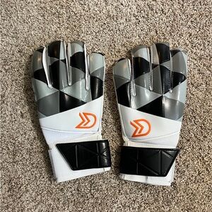 Soccer goalie gloves